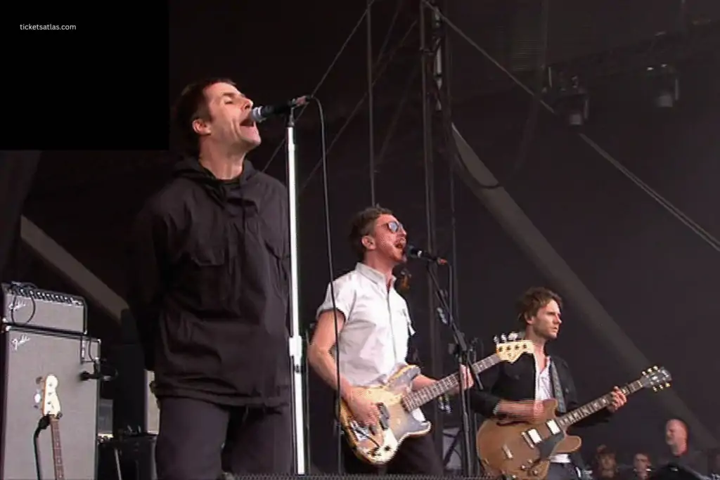 Liam Gallagher, Mike Moore and the Oasis Band