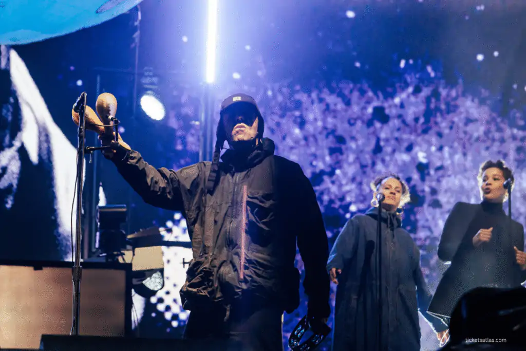 Oasis Live on stage - reunion tour