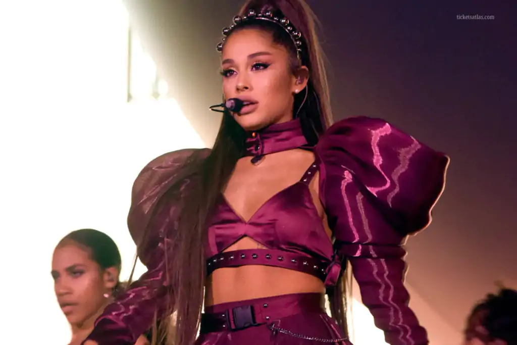 Arian Grande Live